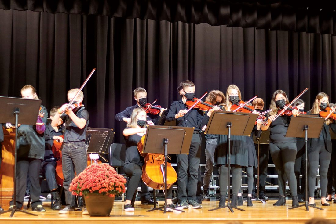 Williamstown Middle/High School celebrates new auditorium News